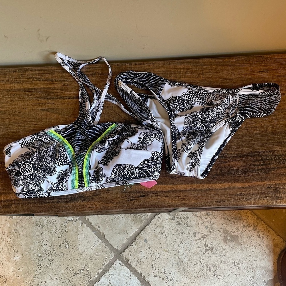 Victorias Secret Bikini Top Black Floral Bali Wave Mesh High Neck Crop Small S